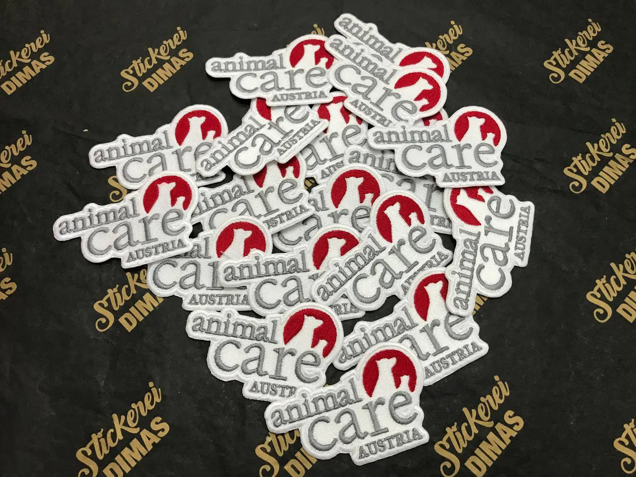 Animal Care Austria gestickte Aufnäher – Konturschnitt
