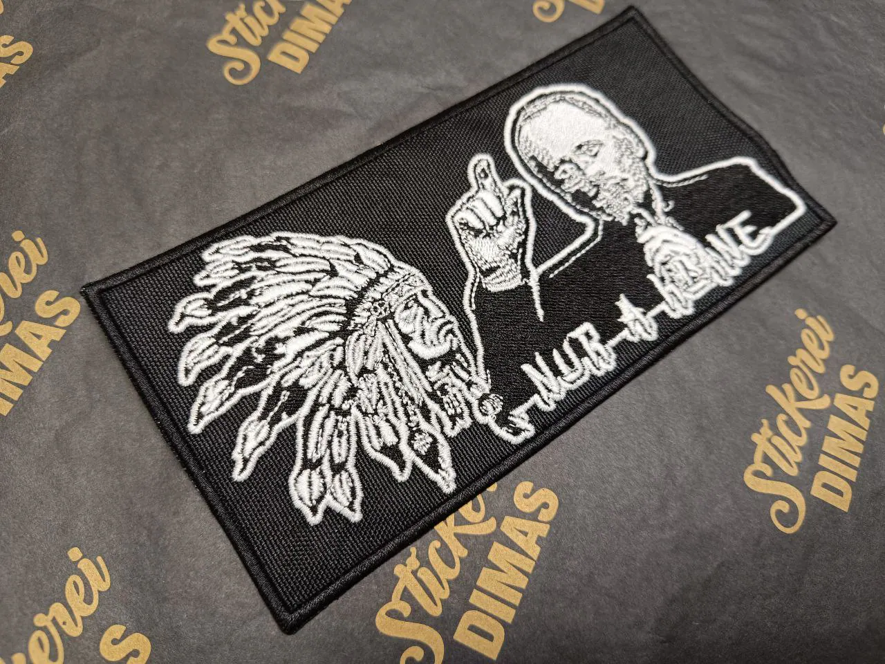 Großer gestickter Aufnäher schwarz-weiß – Unikat Indianer-Motiv