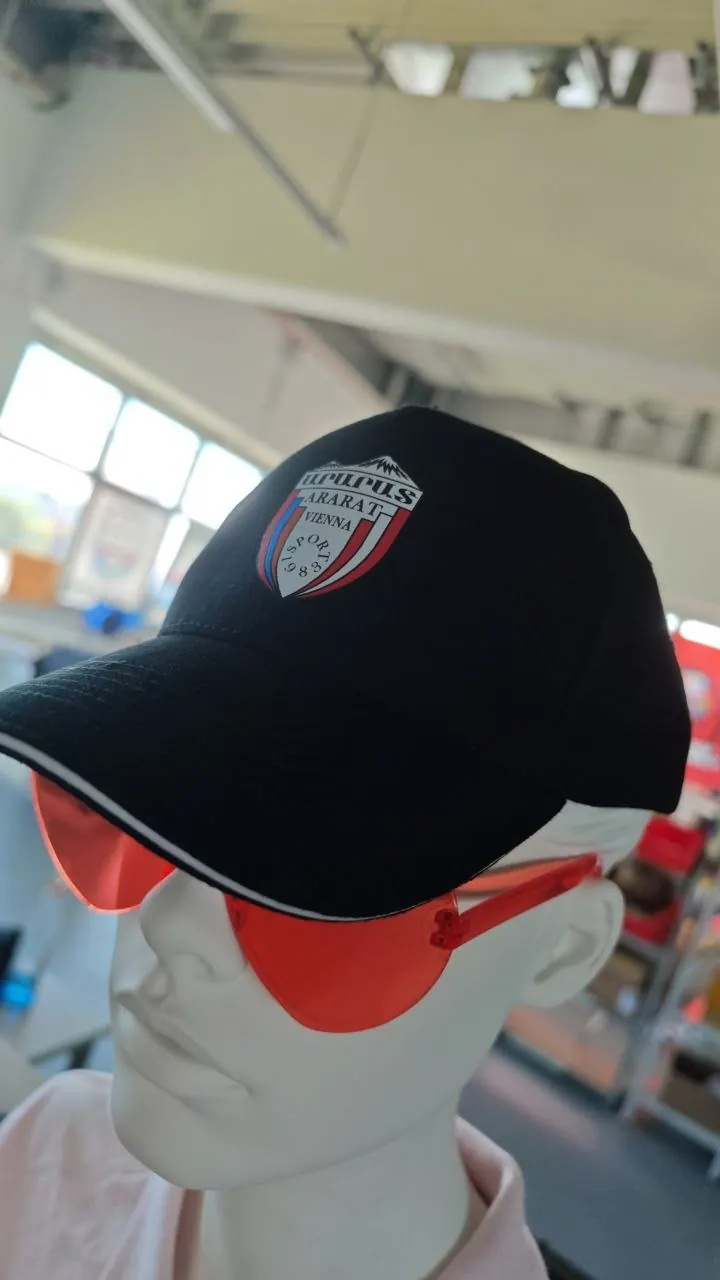 Vereins-Cap Ararat Vienna mit gesticktem Wappen – Sportverein Wien